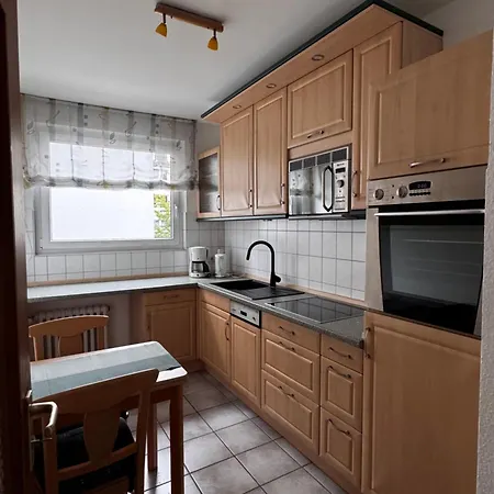 Apartment Grosse Verkehrsguenstig Im Zentrum Duisburgs *